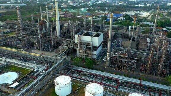 4k大型炼油厂设施鸟瞰图