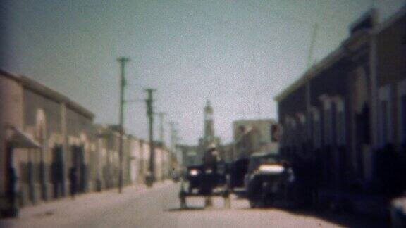 1948年:马拉着农民的马车穿过城市街道