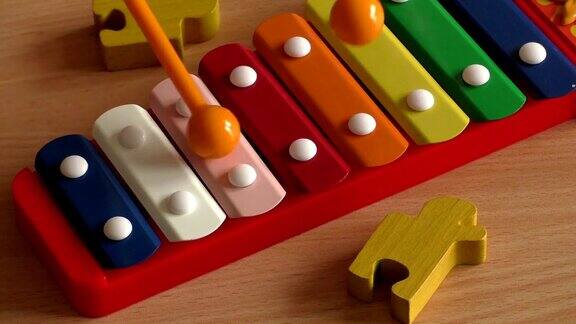 彩虹色木琴玩具儿童和学步儿童的教育玩具