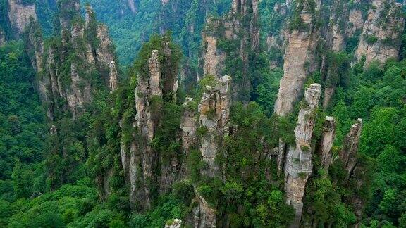 向上俯瞰张家界国家森林公园武陵源中国湖南
