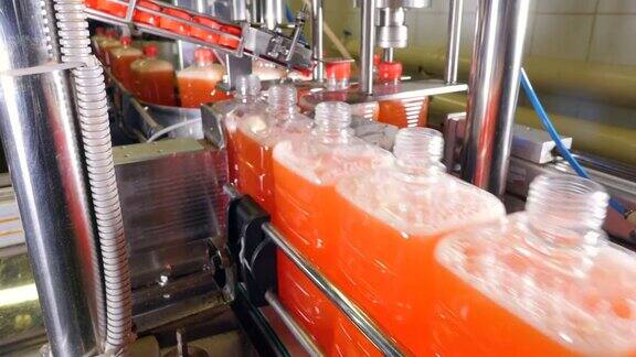 工业肥皂产品生产线在一个现代化的洗涤剂生产工厂4k