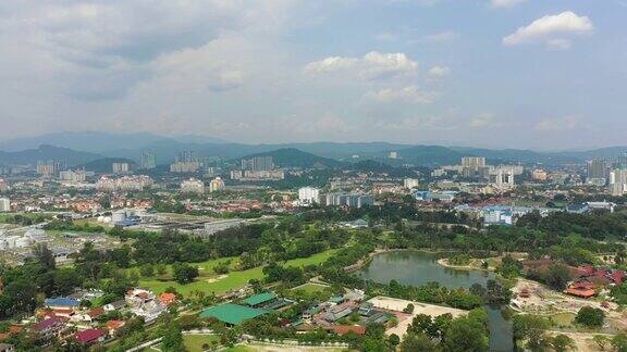 吉隆坡市景公园湖泊航空全景4k马来西亚