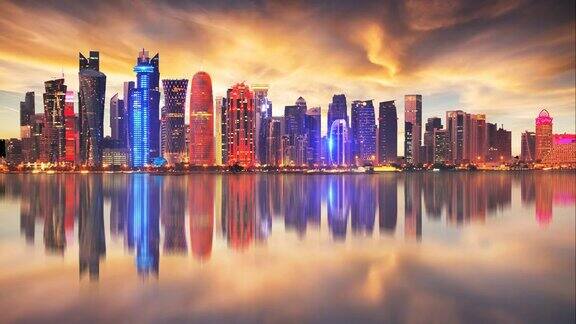 中东卡塔尔多哈现代城市的-日落时的时光流逝