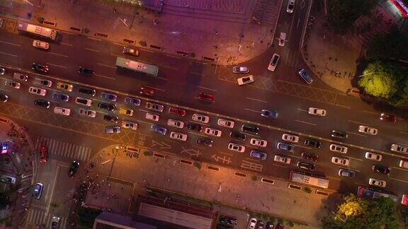 夜景照亮了深圳著名商业交通街道高空俯瞰4k中国全景