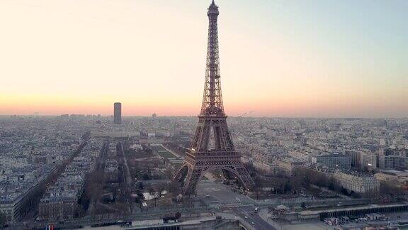 空中游览巴黎艾菲尔铁塔