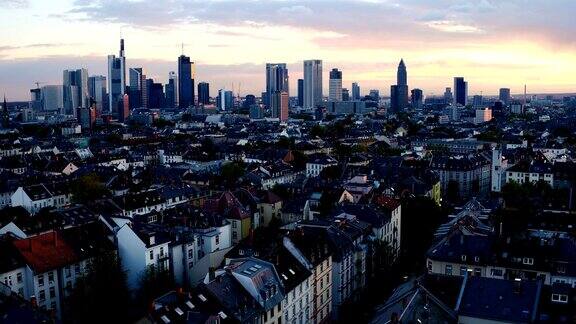 黄昏时德国法兰克福的城市景观