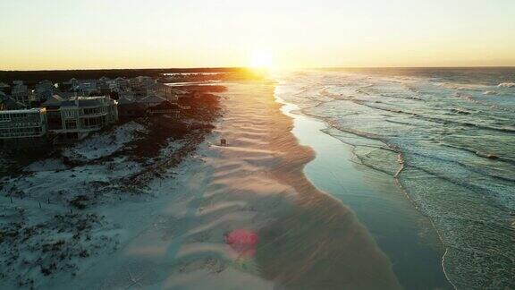 日出时分佛罗里达格雷顿海滩的静态无人机拍摄