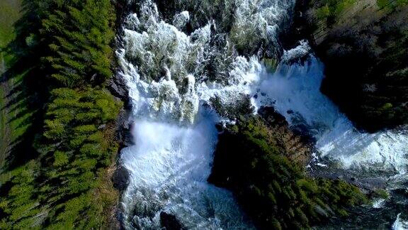 雅姆特兰西部的里斯塔法勒瀑布被列为瑞典最美丽的瀑布之一
