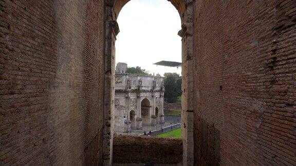 意大利罗马斗兽场内的拱门