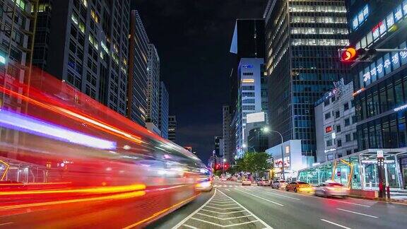韩国首尔市晚上的交通状况