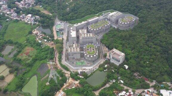 罗湖惩教所是位于香港新界罗湖的一所中等戒备监狱