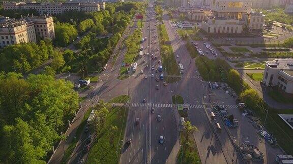俄罗斯莫斯科城市国立大学交通罗蒙诺索夫大道空中日落全景4k