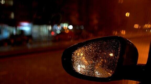 城市的雨夜