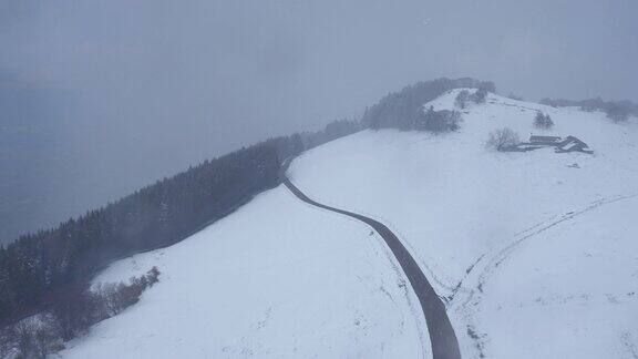 春天的雪在日内瓦附近的山上沙勒维法国