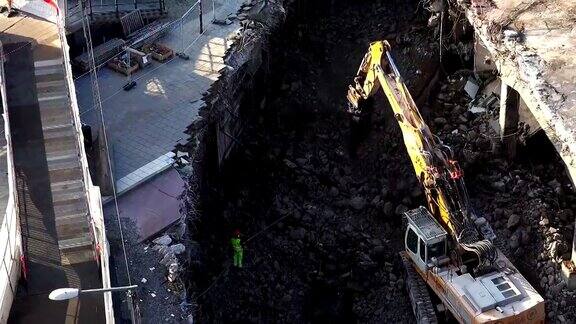 在斯德哥尔摩市中心修复道路瑞典