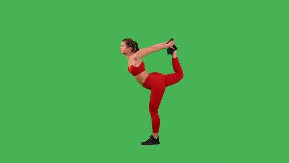 绿幕女士做腿部热身运动