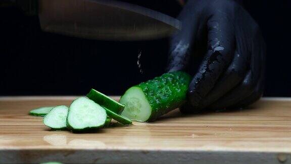 厨师切蔬菜