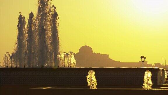 阿布扎比一座喷泉后面的阿联酋总统府
