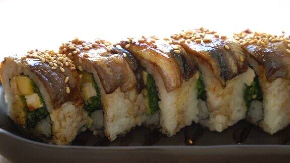 鳗鱼寿司卷日本料理风格