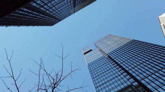东京市景写字楼和天空的背景