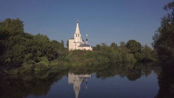 飞过苏兹达尔美丽的教堂俄罗斯无人机鸟瞰图