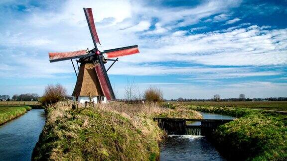 荷兰风景与旋转风车