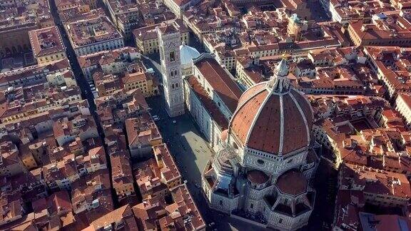 佛罗伦萨托斯卡纳意大利鸟瞰图飞过佛罗伦萨的屋顶