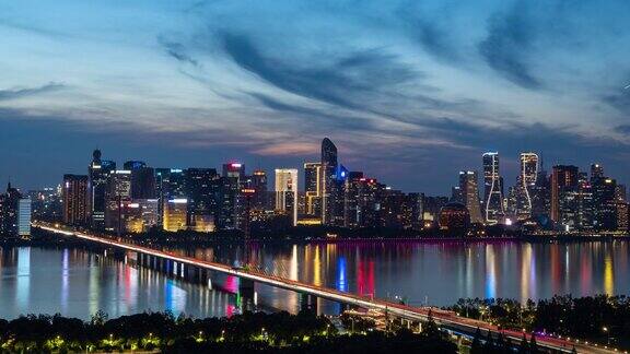 杭州城市从白天到夜晚的时间变化
