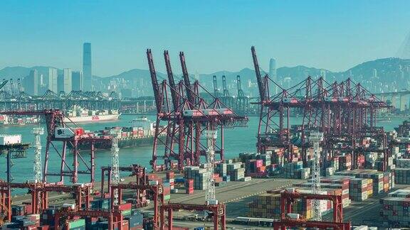 4K延时:货柜仓库活动在商埠的商业物流进出口海运或运输