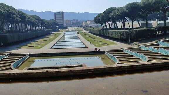 那不勒斯-从埃克塞德拉喷泉的水的圆形剧场的概述