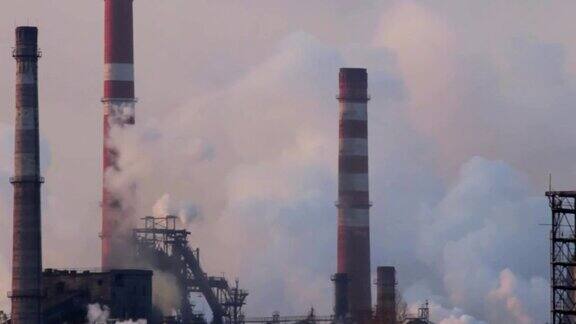 工业管道烟雾污染大气