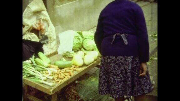 1975年的西班牙街头菜市场