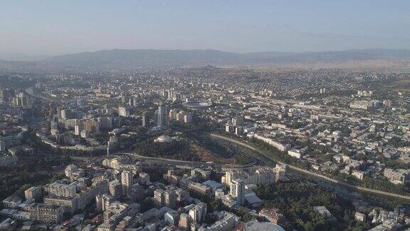 从高处俯瞰格鲁吉亚首都第比利斯