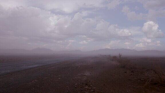 纳米布沙漠中一场罕见的暴风雨