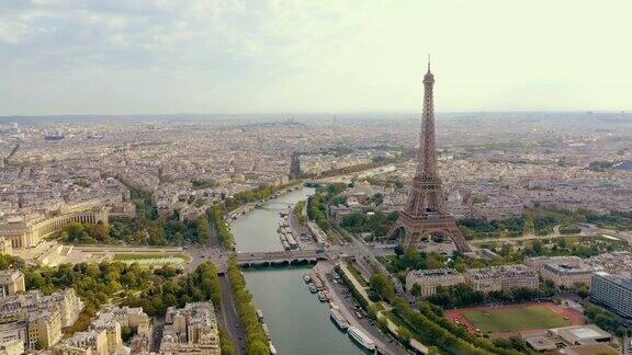 法国巴黎俯瞰埃菲尔铁塔和塞纳河