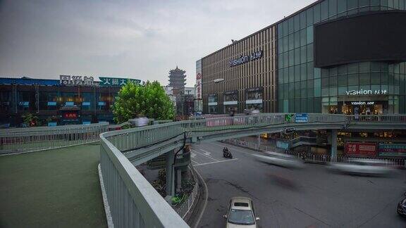 白天武汉城市人行天桥交通十字路口全景4k时间流逝中国
