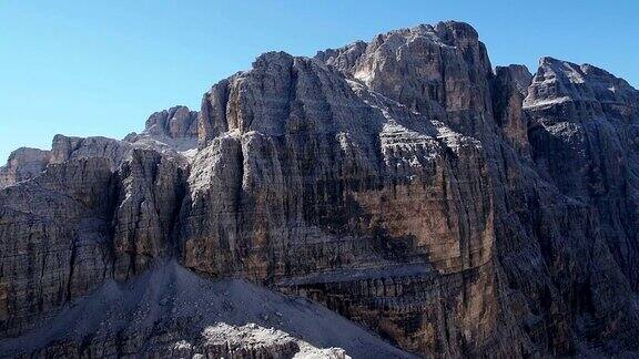 一览著名的白云石山峰布伦塔Trentino、意大利