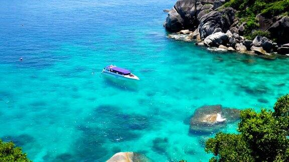 美丽的米兰安达曼海和清澈的水普吉岛泰国