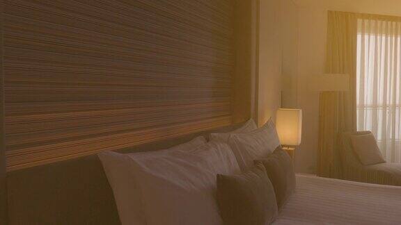 泰国芭堤雅豪华海滩公寓海景卧室的滑动镜头