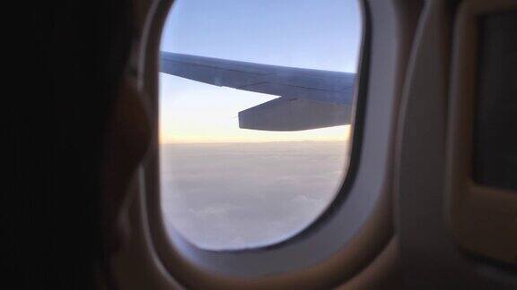 打开窗口飞机与日落