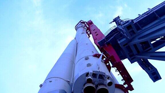 太空火箭准备发射