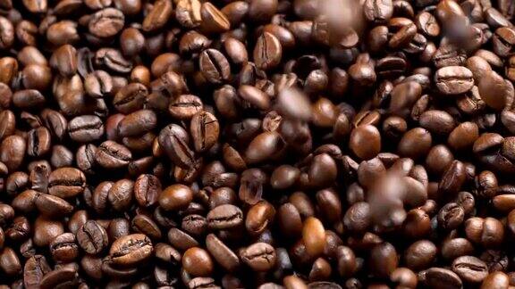 烘咖啡豆飘落缓慢的运动特写镜头