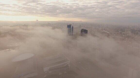 白俄罗斯明斯克市中心日出雾天城市景观航拍全景4k