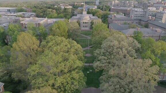 春天北卡罗莱纳大学上空