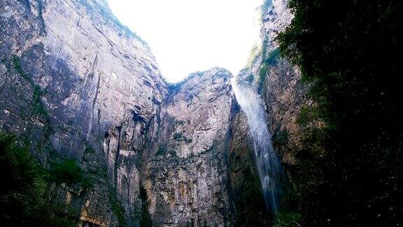 中国云台山上的瀑布