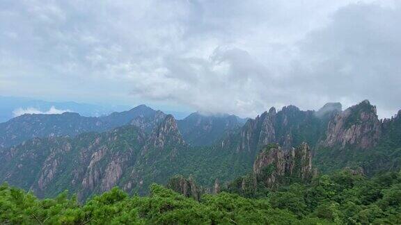 航拍安徽省的黄山