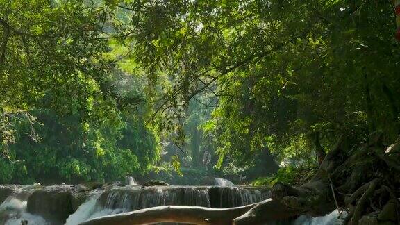 在令人惊叹的JedSaoNoi瀑布自然4K瀑布泰国