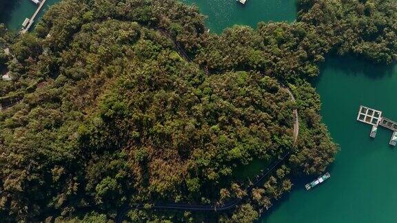 用无人机航拍台湾南投日月潭的自然风光