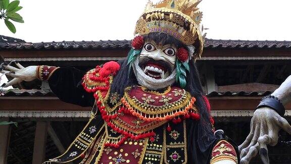 Ogoh-ogoh雕像为恩格鲁普克游行巴厘岛印度尼西亚近距离
