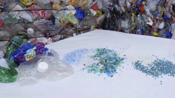 彩色回收塑料瓶的结果-pan